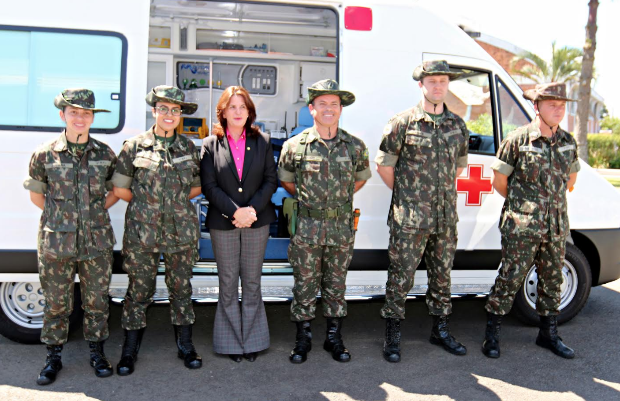 Ambulância com Semi- UTI é entregue ao 1º Batalhão Ferroviário de Lages