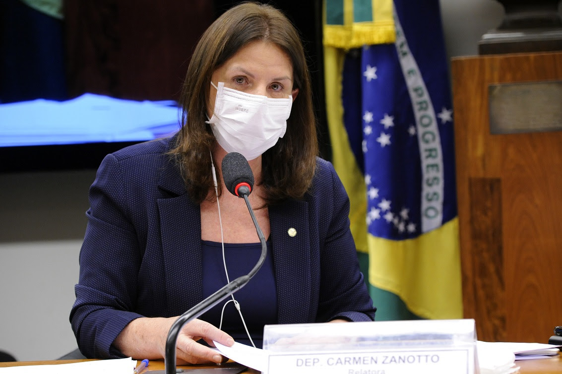 Carmen Zanotto entre os dez melhores deputados federais do Brasil